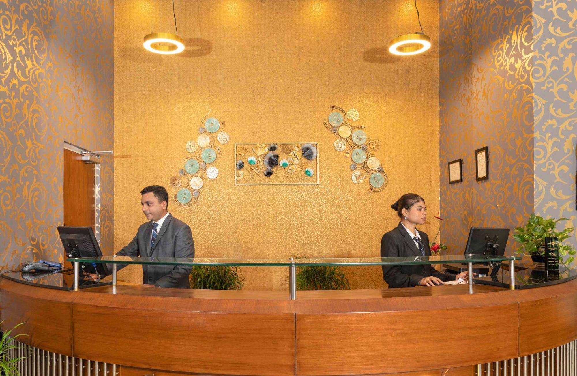 Indismart Hotel Kolkata Exterior photo